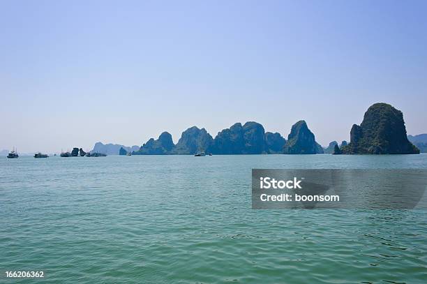 Paesaggio Marino Di Baia Di Halong Vietnam - Fotografie stock e altre immagini di Acqua - Acqua, Ambientazione esterna, Asia