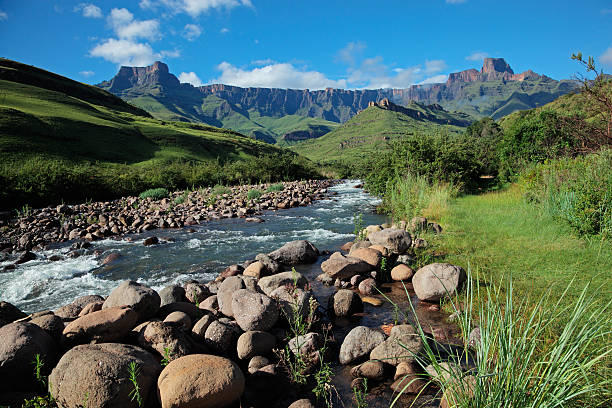 Drakensberg mountains Amphitheater and Tugela river, Drakensberg mountains, Royal Natal National Park, South Africa amphitheater stock pictures, royalty-free photos & images