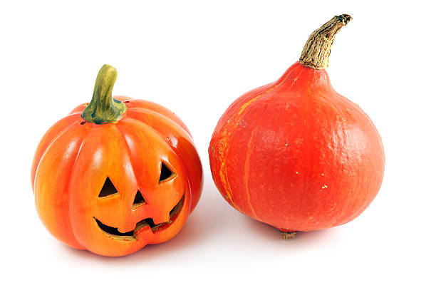 hokkaido y halloween calabaza roja sobre fondo blanco - kurbis fotografías e imágenes de stock