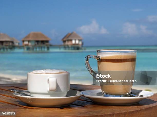 Photo libre de droit de Café Sur La Plage En Journée Ensoleillée banque d'images et plus d'images libres de droit de Plage - Plage, Station de vacances, Sucre