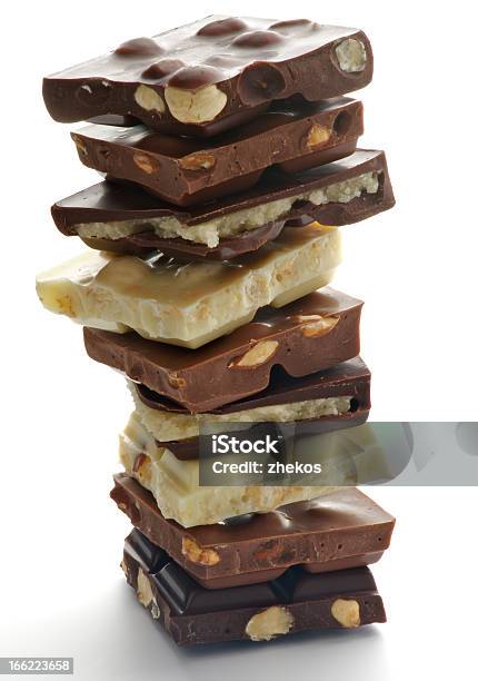 Blocchi Di Cioccolato - Fotografie stock e altre immagini di Cioccolato bianco - Cioccolato bianco, Mandorla, Catasta