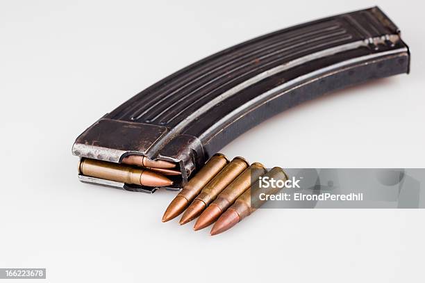 칼라시니코프 매거진 추가 염려하다 AK-47 소총에 대한 스톡 사진 및 기타 이미지 - AK-47 소총, 총알, 0명