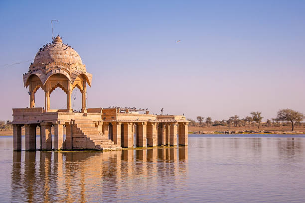 Gadisar Jezioro w Jaisalmer, Radżastan, Indie – zdjęcie