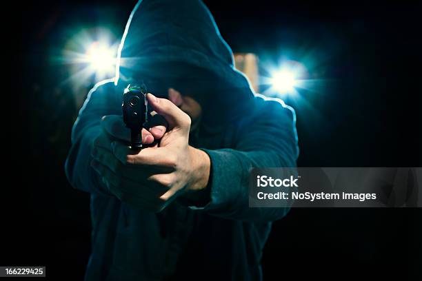 Man In 두건 권총 무장강도에 대한 스톡 사진 및 기타 이미지 - 무장강도, 검은색, 권총