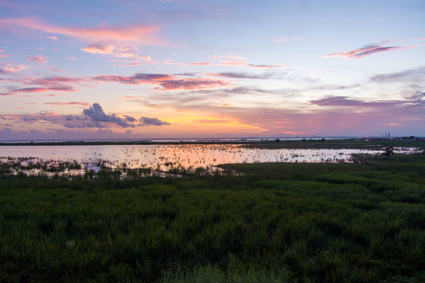 istock Beautiful September sunset on Mobile Bay 1662305222