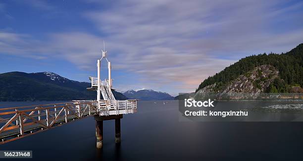 Scatto Notturno Di Porteau Cove Parco Provinciale - Fotografie stock e altre immagini di Baia - Baia, Baia di Howe, Chiaro di luna