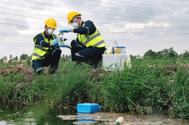 istock Take samples of water contaminated with environmental toxic waste or suspected sources of pollution. 1662336117