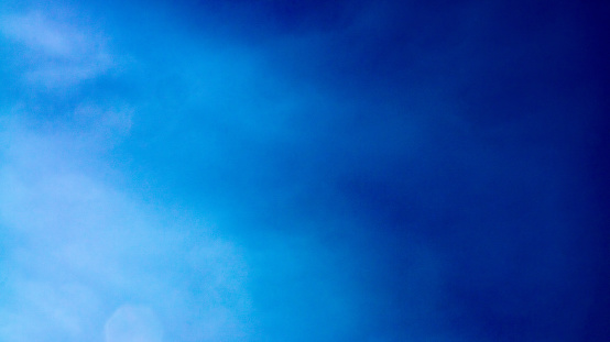 Cielo azul con fondo de nubes photo