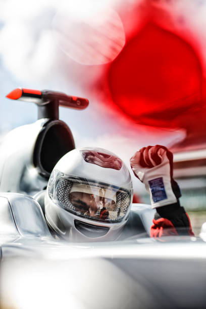 racer tifo in auto sulla strada - sports glove protective glove equipment protection foto e immagini stock