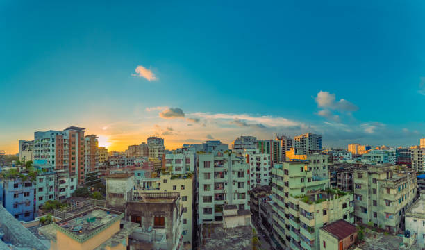 istock Beautiful evening sky cityscapes 1662768221