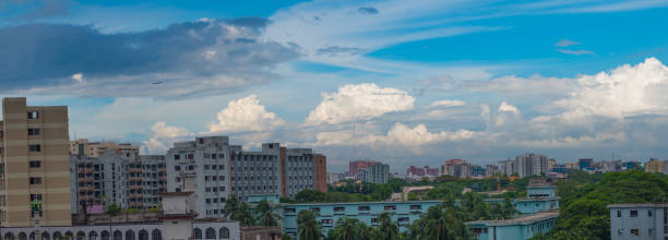 istock Beautiful evening sky cityscapes 1662769365