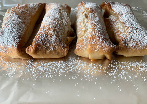 istock Homemade Apfelstrudel. 1662870916