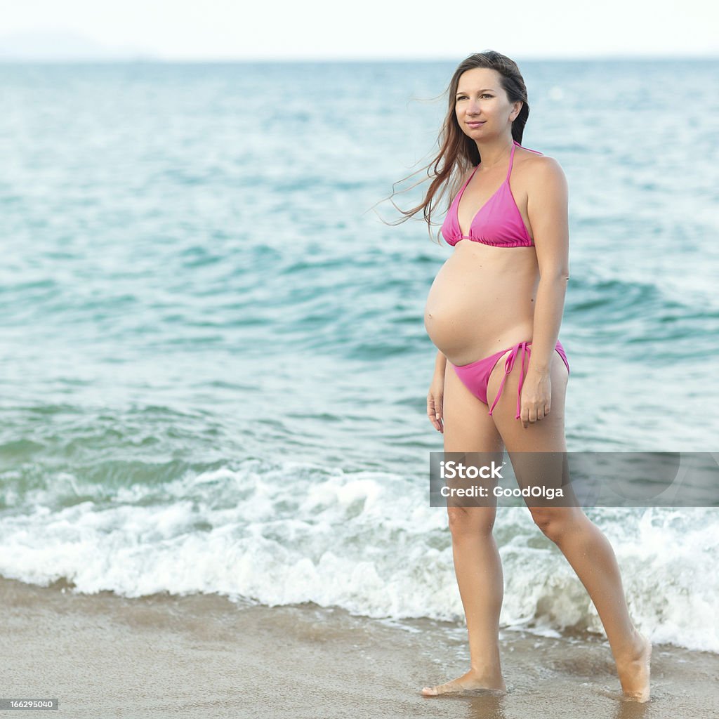 Femme enceinte - Photo de 30-34 ans libre de droits