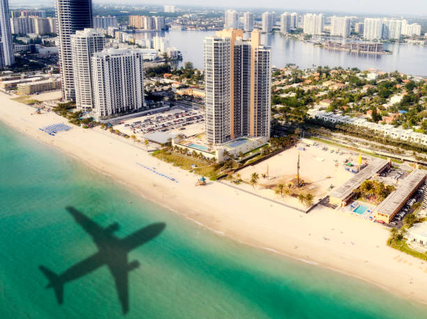 istock Travel to Miami. 1662977454