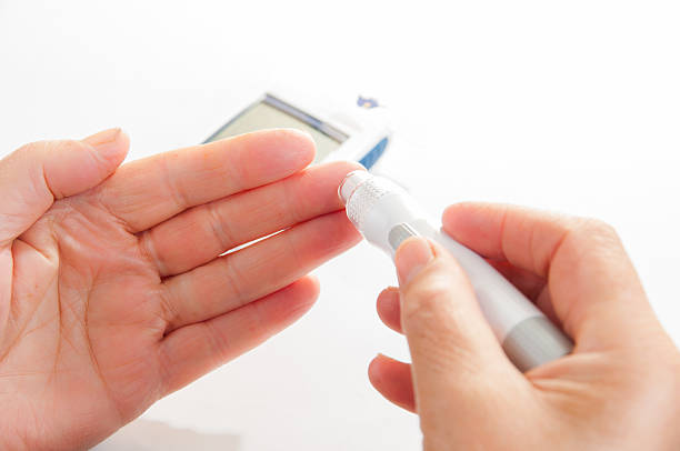 혈당 테스트 - diabetes high up blood sugar test glucose 뉴스 사진 이미지