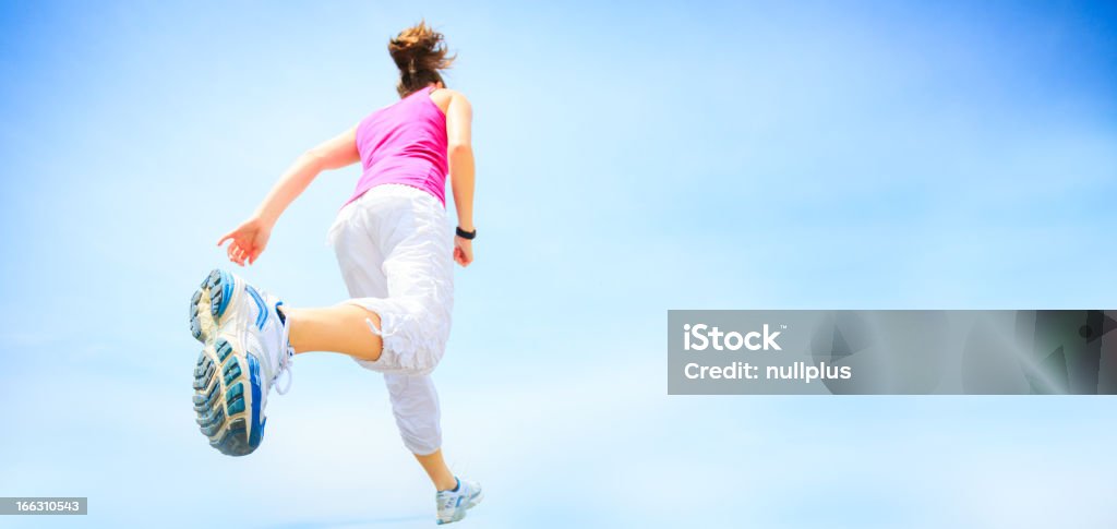 Jovem mulher jogging - Royalty-free 20-29 Anos Foto de stock