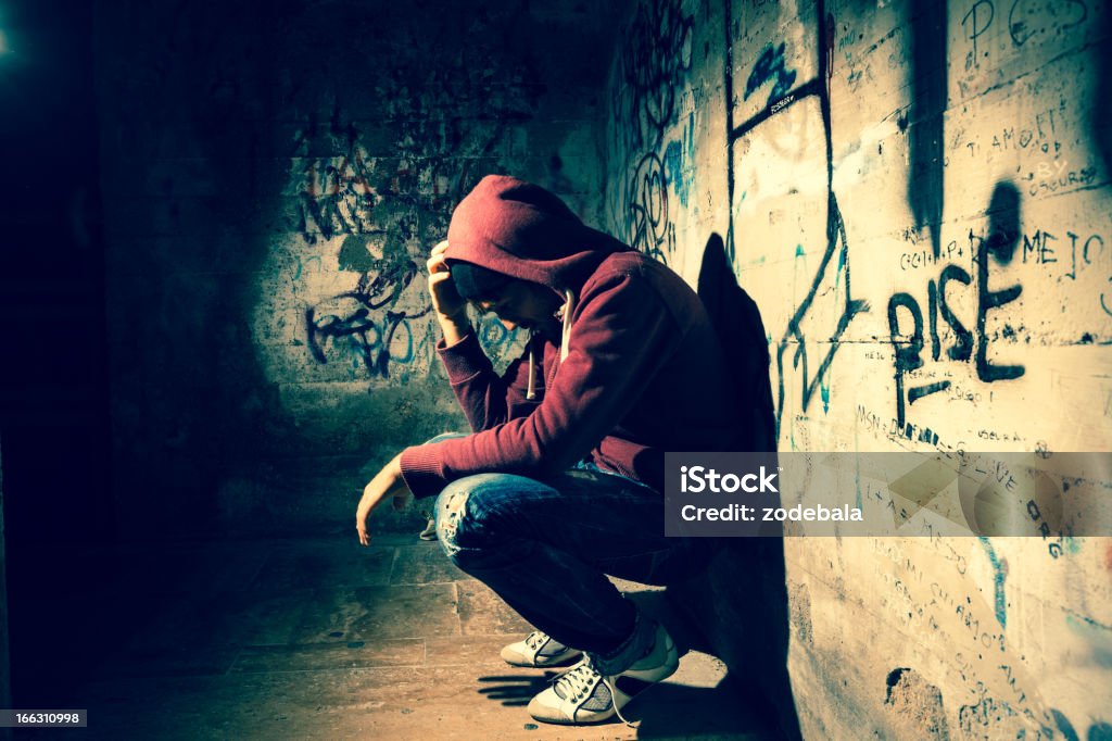 Solo en la oscuridad - Foto de stock de Adolescente libre de derechos