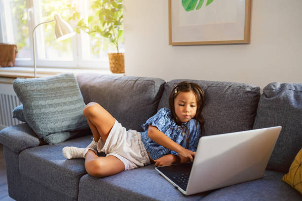 istock Girl Japanese ethnicity using laptop 1663315538