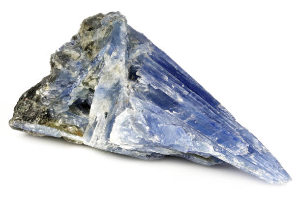 istock blue kyanite with quartz from Cepelinha, Brazil 1663769215