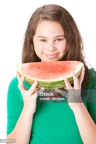 Gesunde Ernährung Europäischer Abstammung Teenagermädchen Hält Wassermelone Obst Kopf Und Schultern Stockfoto und mehr Bilder von 12-13 Jahre