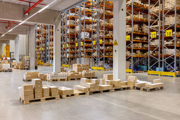 istock Interior of large supply chain warehouse 1663953454