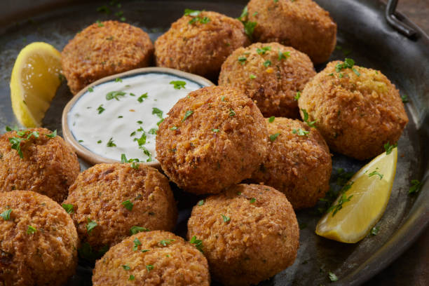 istock Falafel Platter with Tzatziki Sauce 1663972193