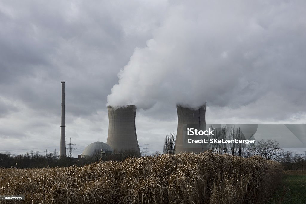 Centrale nucleare - Foto stock royalty-free di Albero maestro