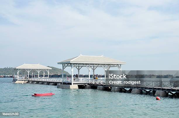 Foto de Pavilhão Natureza Mar Dia De Madeira Ao Ar Livre e mais fotos de stock de Arranjar - Arranjar, Casa de Jardim ou Parque, Dia