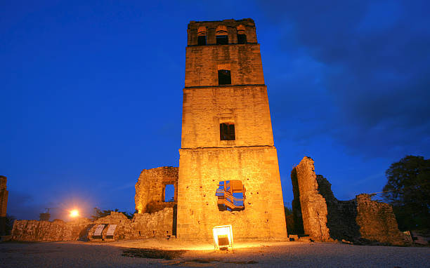 Panama La Vieja, old Spanish city destroyed by pirates. Panama La Vieja, old Spanish city destroyed by pirates. The UNESCO heritage ruins at far are of the cathedral & its main structures. Photo taken from inside the bishop house (or Pedro Alarcon's) ruins in the sunset. XVI stock pictures, royalty-free photos & images