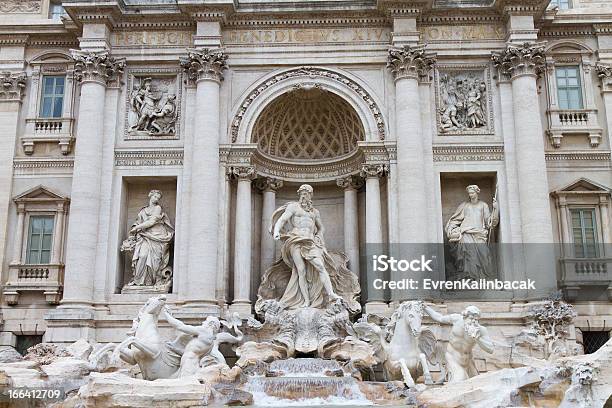 Fontana Di Trevi - Fotografie stock e altre immagini di Acqua - Acqua, Architettura, Arte