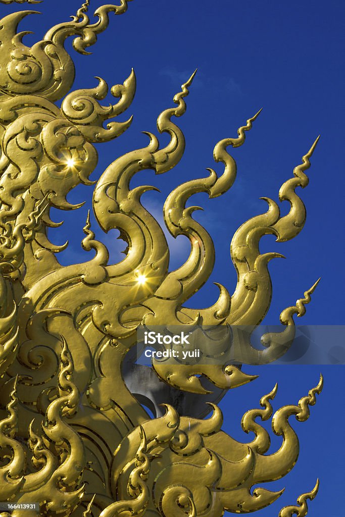 Golden escultura at Wat Rong Khun, Tailandia - Foto de stock de Arquitectura libre de derechos