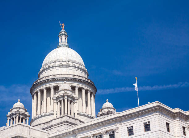 Rhode Island State House dome The dome of the Rhode Island State House in Providence, RI, housing the Rhode Island General Assembly and other state offices. state of rhode island state house stock pictures, royalty-free photos & images