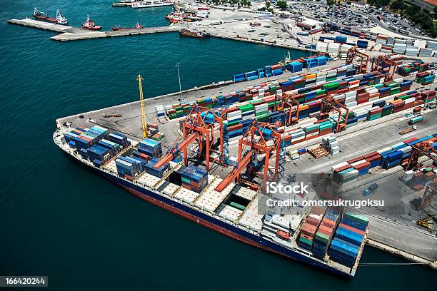 Luftaufnahme Des Container Hafen Und Schiff Stockfoto und mehr Bilder von Türkei - Türkei, Hafen, Handelshafen