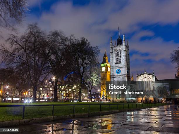 Photo libre de droit de Noël Sur Parliament Square À Londres banque d'images et plus d'images libres de droit de Angleterre - Angleterre, Arbre, Architecture