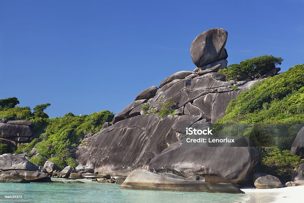 Прек�расный вид на скалы Плавание - Стоковые фото Азия роялти-фри