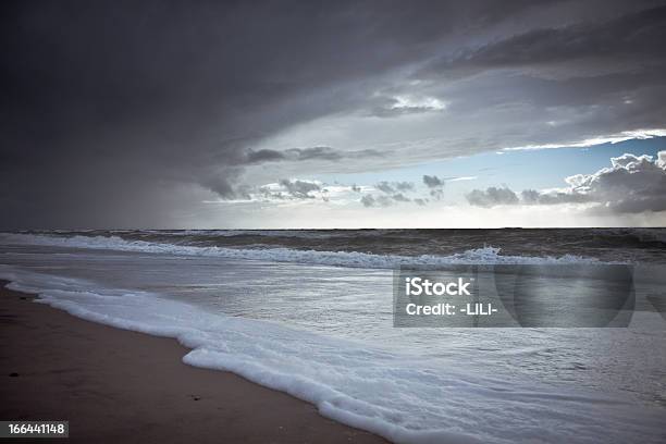 Strand In Danmark Stockfoto und mehr Bilder von Atlantikinseln - Atlantikinseln, Bedeckter Himmel, Brandung