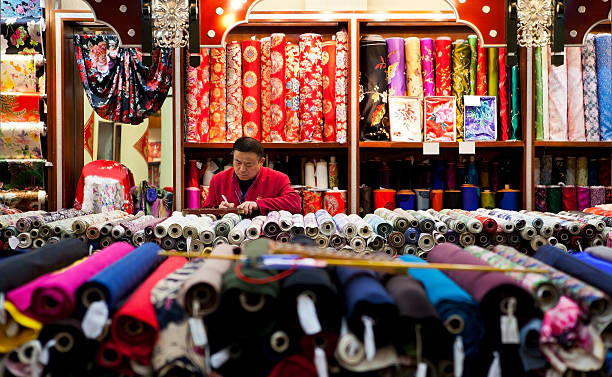 silk shop seller