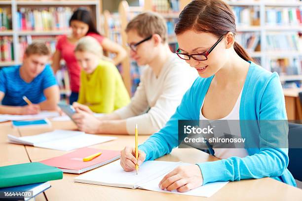 Foto de Ideias Para Seminário e mais fotos de stock de Adolescente - Adolescente, Adolescentes Meninas, Adulto