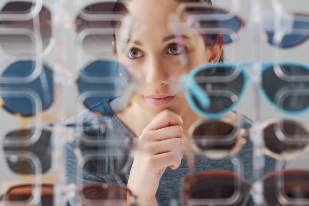 istock Young woman at the eyewear store 1665085484