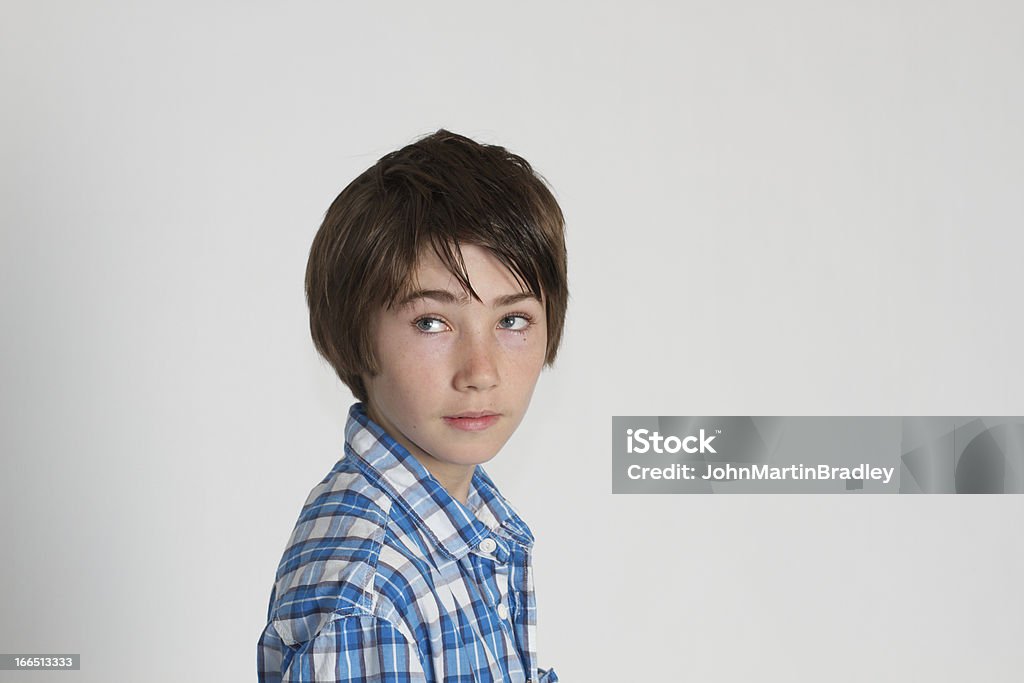 ヤングティーンの chequered ブルーと白のシャツ - 14歳から15歳のロイヤリティフリーストックフォト
