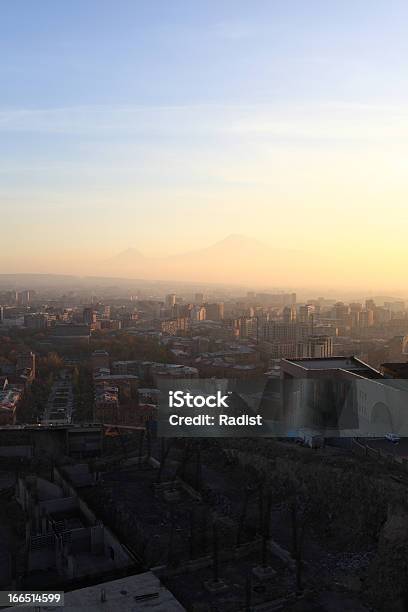 Paisagem De Monte Ararat Sobre Yerevan - Fotografias de stock e mais imagens de Ajardinado - Ajardinado, Amarelo, Ao Ar Livre