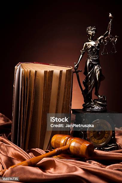 Concepto De Justicia Foto de stock y más banco de imágenes de Abogado - Abogado, Autoridad, Castigo