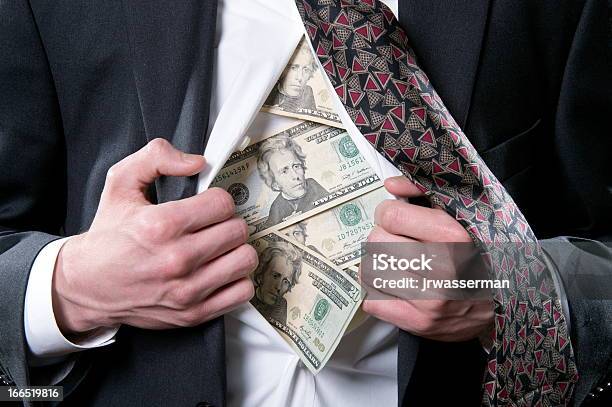 Dinero Para Ocultar Foto de stock y más banco de imágenes de Adulto - Adulto, Alardear, Bien vestido