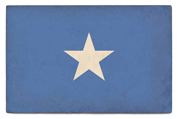 bandera de grunge de somalia sobre blanco - somalia flag isolated on white grunge fotografías e imágenes de stock