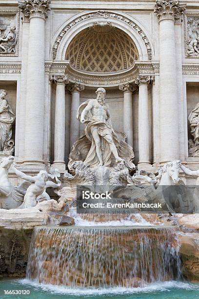 Fontana Di Trevi Stockfoto und mehr Bilder von Alt - Alt, Architektonische Säule, Architektur