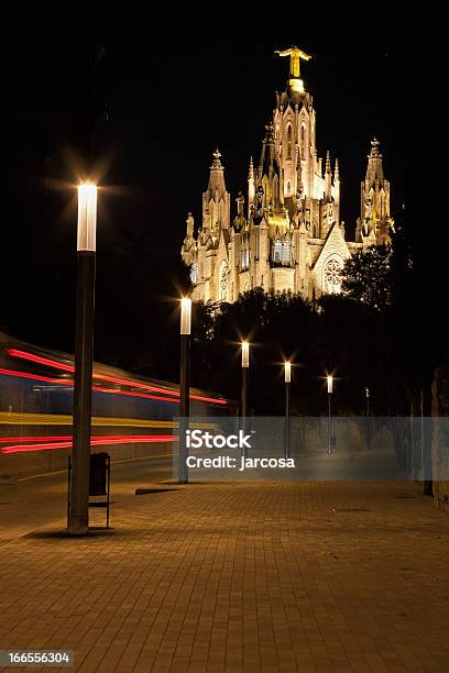 Tibidabo Церковь — стоковые фотографии и другие картинки Архитектура - Архитектура, Вертикальный, Гора