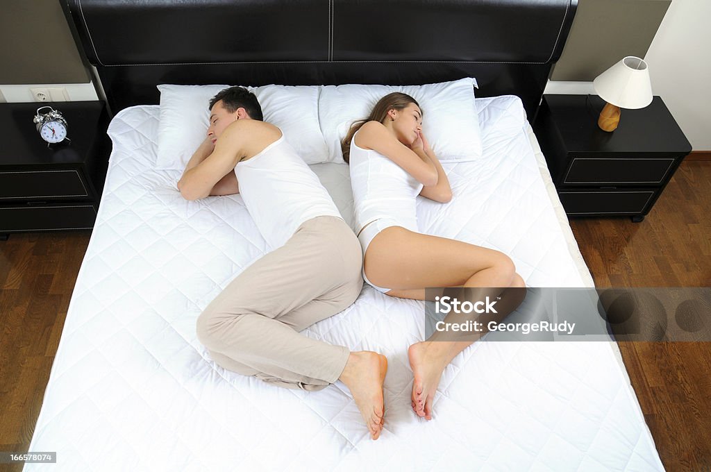 Famiglia in conflitto - Foto stock royalty-free di Letto