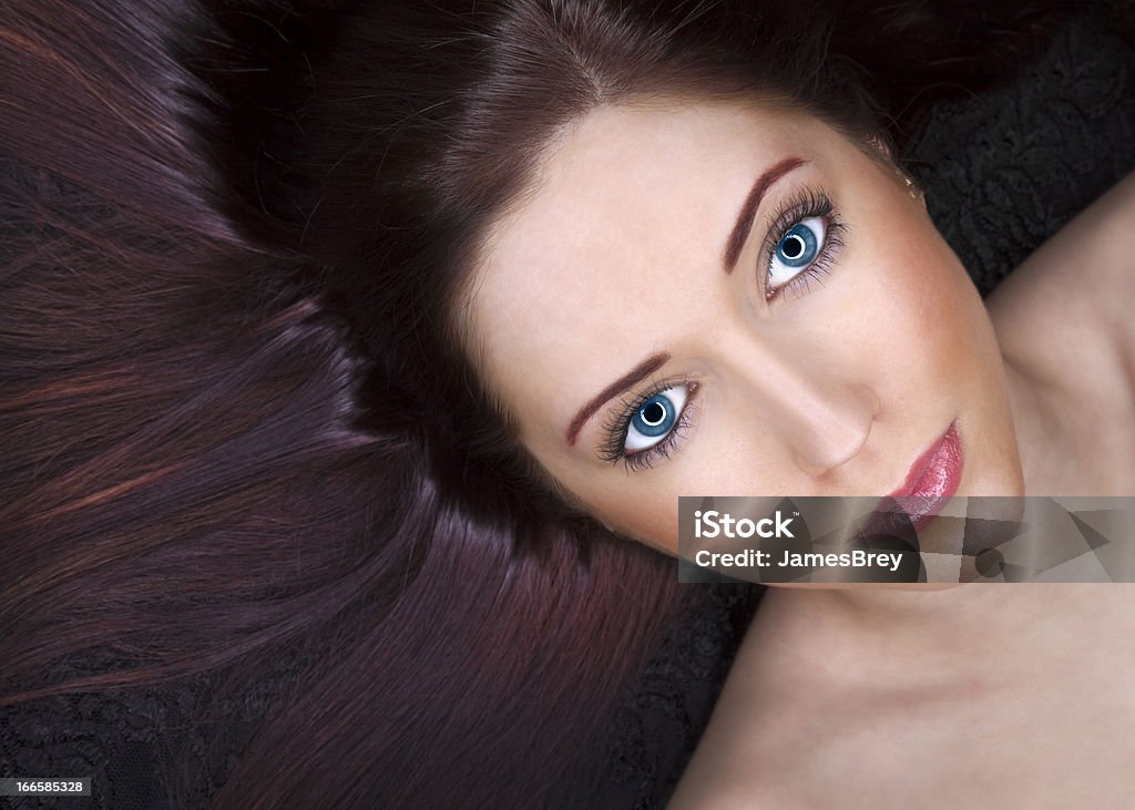 Fantástica Mulher bonita com olhos e perfeito Silky Cabelo - Royalty-free Adulto Foto de stock