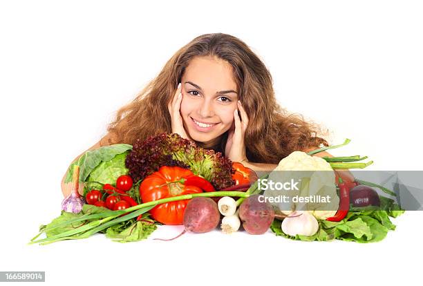 Foto de Mulher Com Legumes e mais fotos de stock de Adulto - Adulto, Alface, Alimentação Saudável