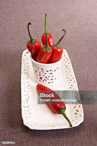 Rosso Caldo Peperoncino - Fotografie stock e altre immagini di Calore - Concetto - Calore - Concetto, Cibo, Composizione verticale